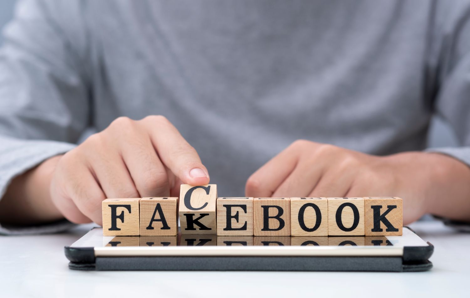 facebook letter signage